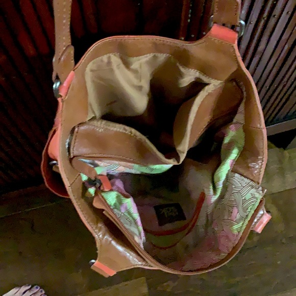 SAK tote 2 internal 2 exterior 2 side pockets - Picture 3 of 4